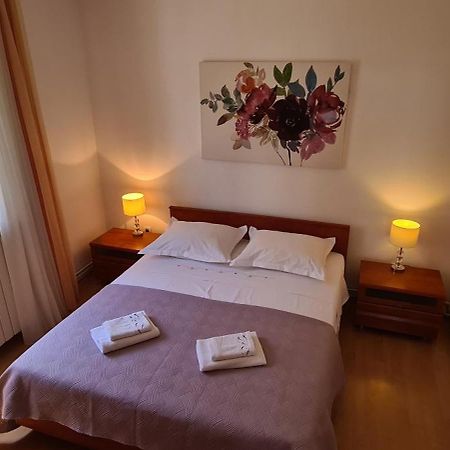 Apartment Sime Трогир Екстериор снимка