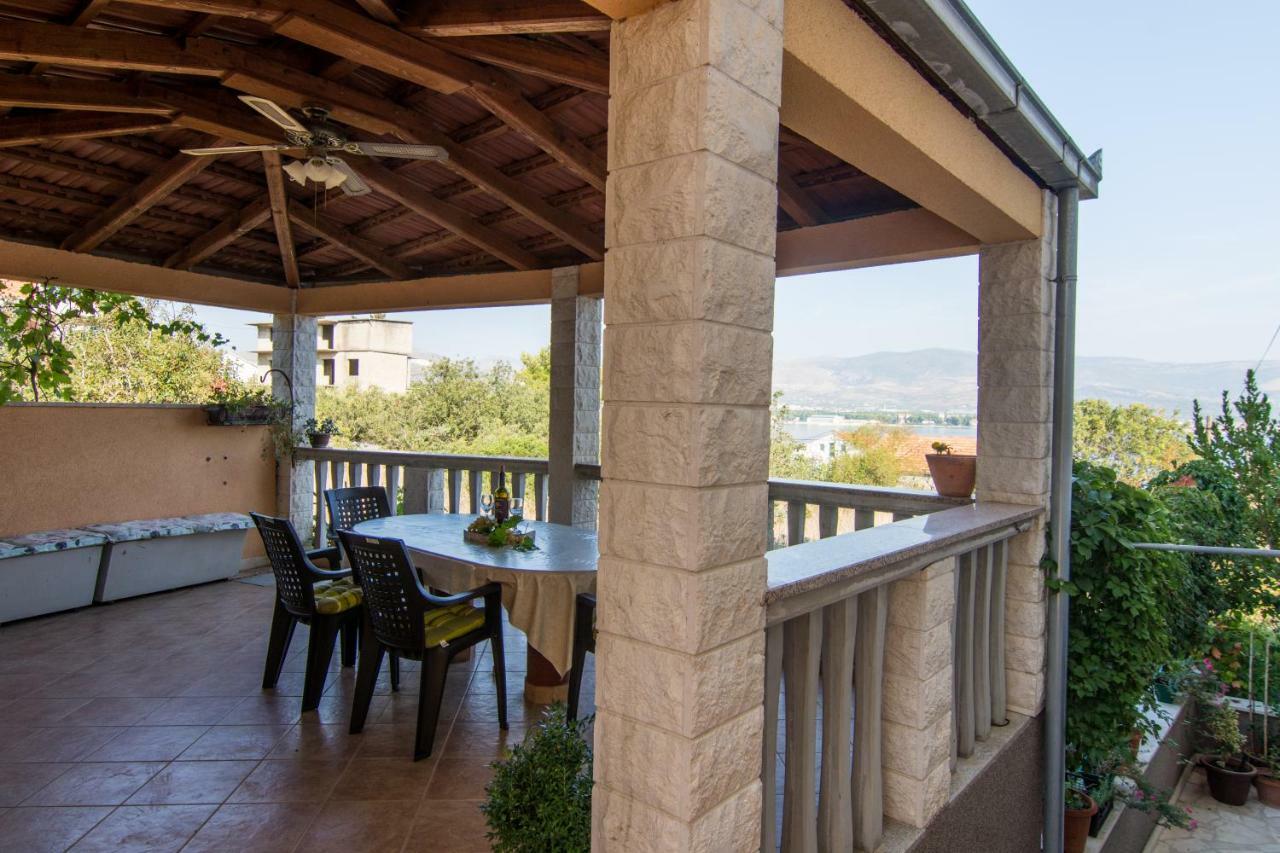 Apartment Sime Трогир Екстериор снимка